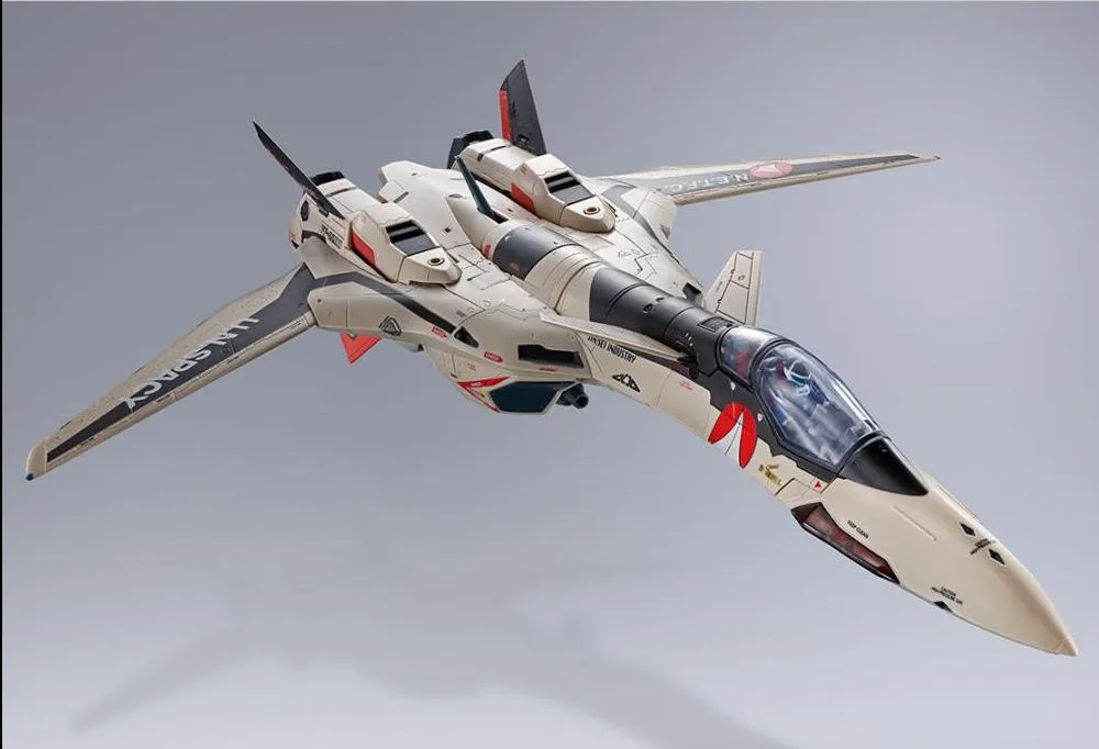 Bandai DX Chogokin Macross Plus YF-19 (Isamu Alva Dyson Use) Action Figure