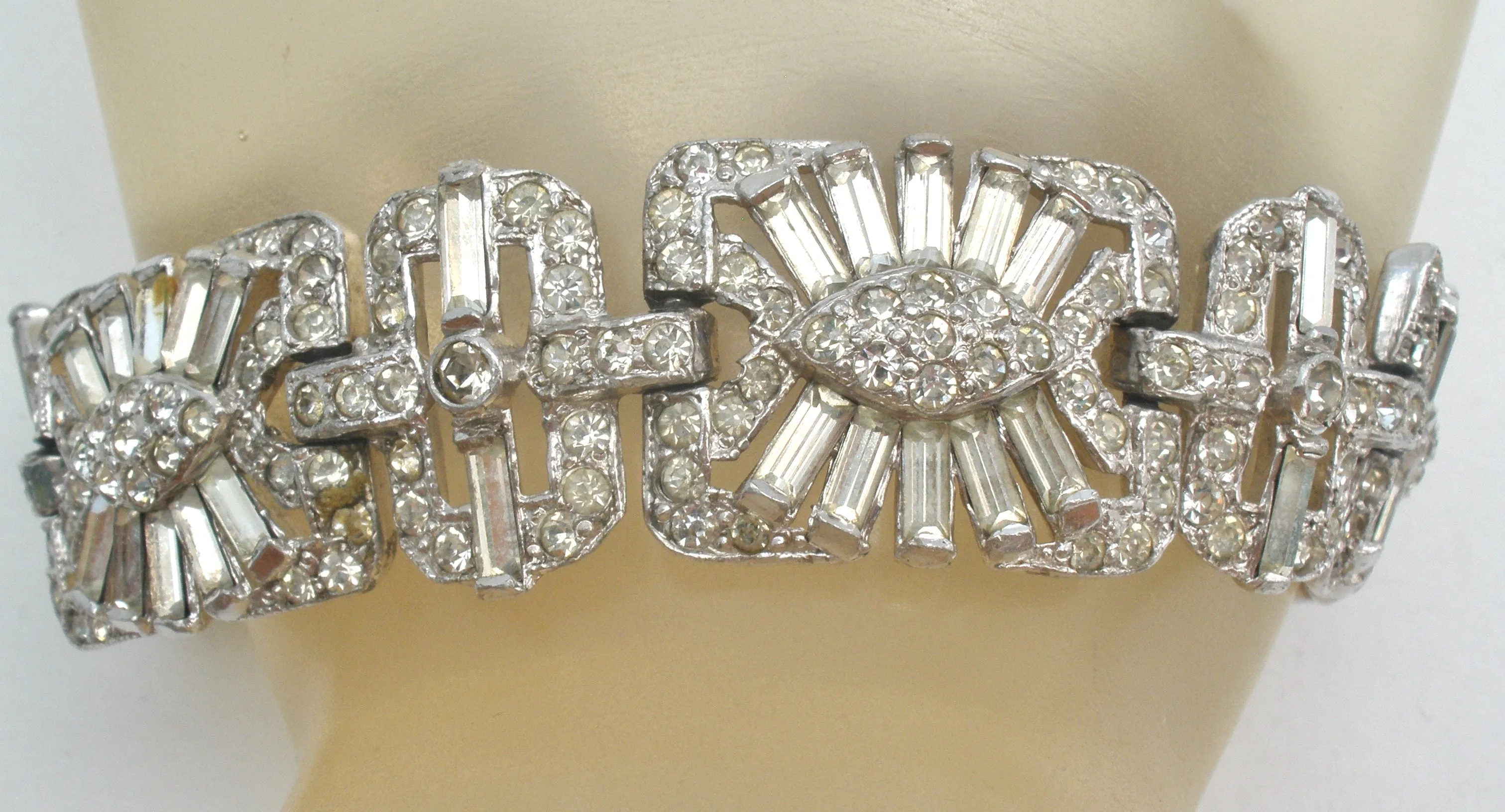 Ledo Clear Rhinestone Bracelet Vintage 7"