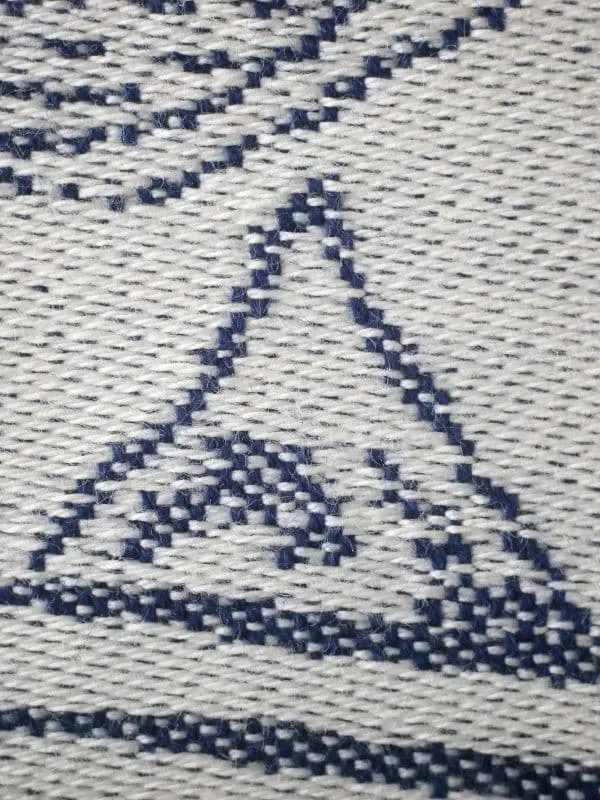 Realm of Middle-earth™ Ink Woven Wrap by Oscha