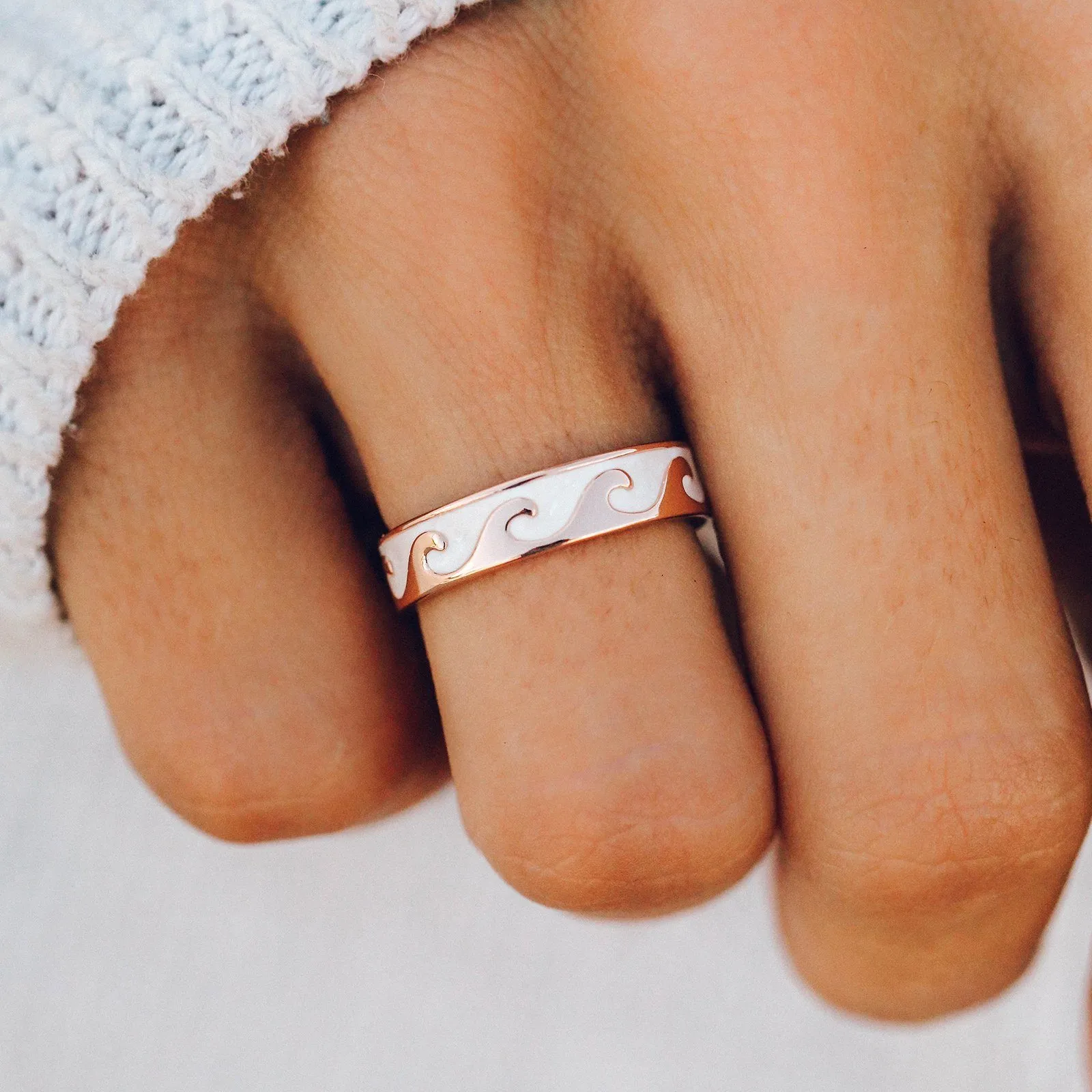 Reversible Enamel Wave Ring